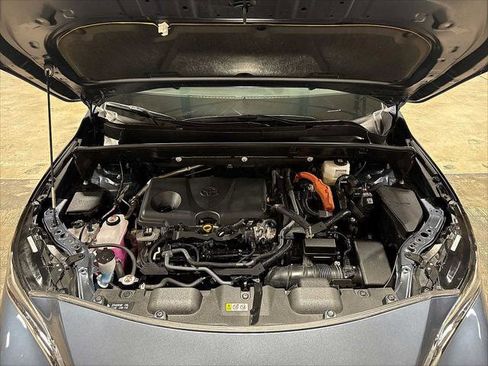 Certified 2023 Toyota Venza LE image 12