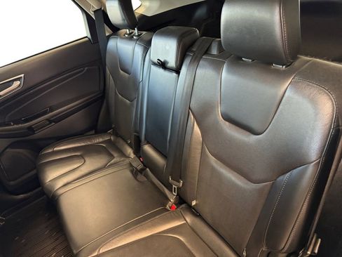 Used 2019 Ford Edge Titanium w/ Equipment Group 301A AWD/4WD image 16