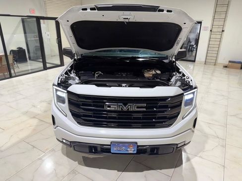 Used 2023 GMC Sierra 1500 Elevation RWD image 4
