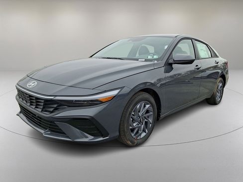 New 2026 Hyundai Elantra Blue image 3