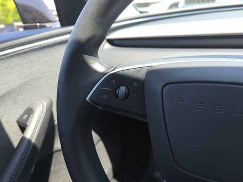 Used 2024 Tesla Model 3 Standard Range RWD image 18