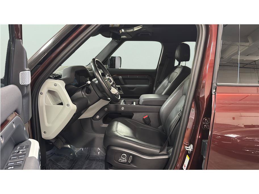 Used 2023 Land Rover Defender 130 SE AWD/4WD image 16
