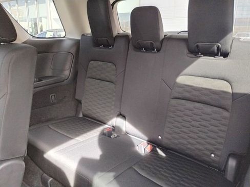 Used 2024 Nissan Pathfinder SV image 12