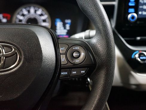 Used 2022 Toyota Corolla LE image 13