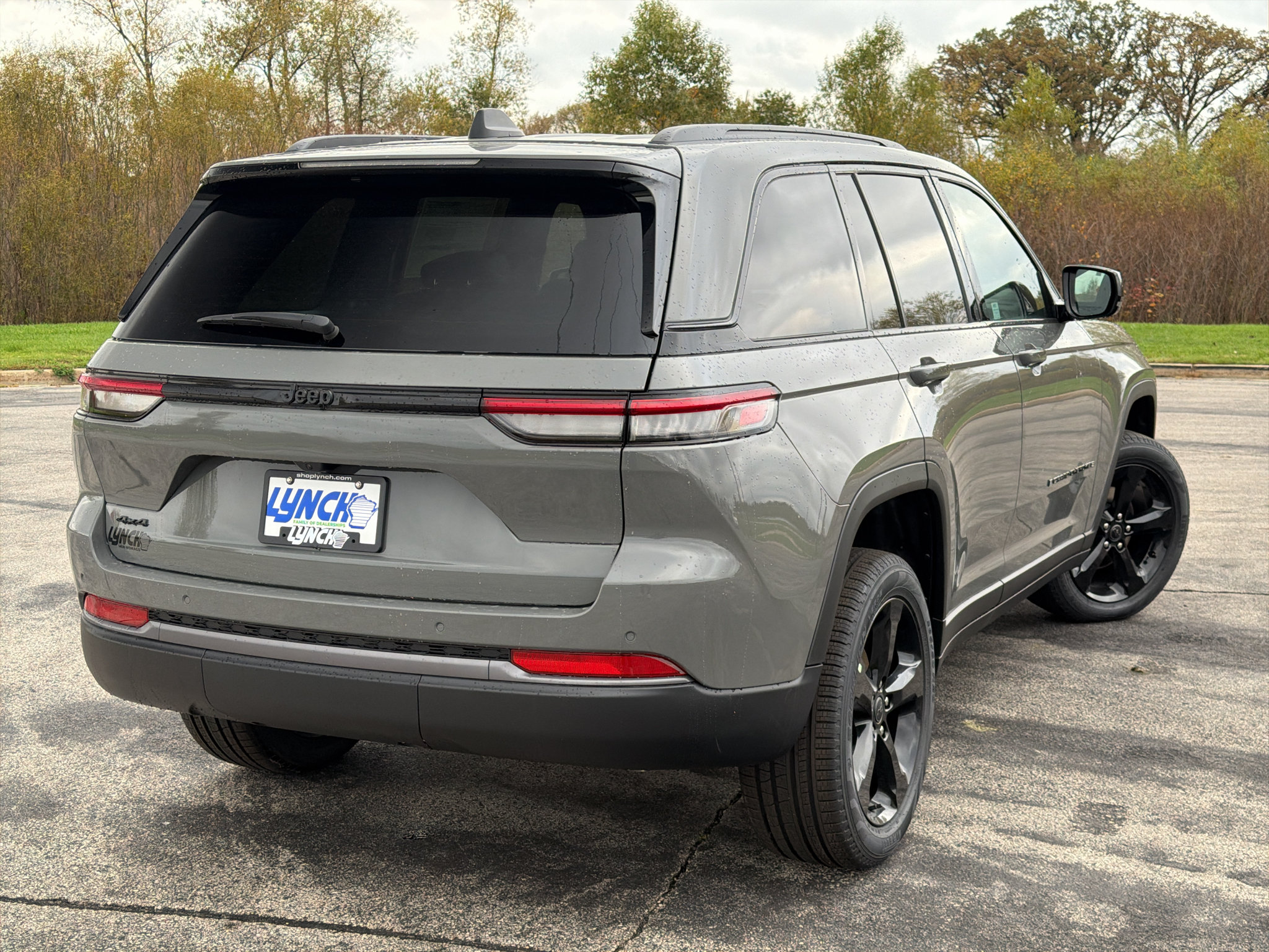 New 2027 Jeep Grand Cherokee Limited w/ Limited Altitude Package AWD/4WD image 4