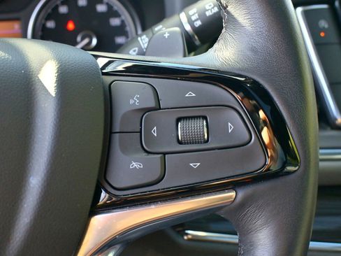 Used 2024 Buick Enclave Essence w/ Experience Buick Package image 30