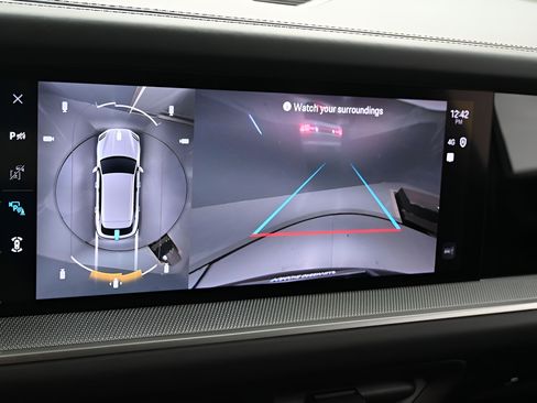 Certified 2025 Porsche Cayenne S AWD/4WD image 16