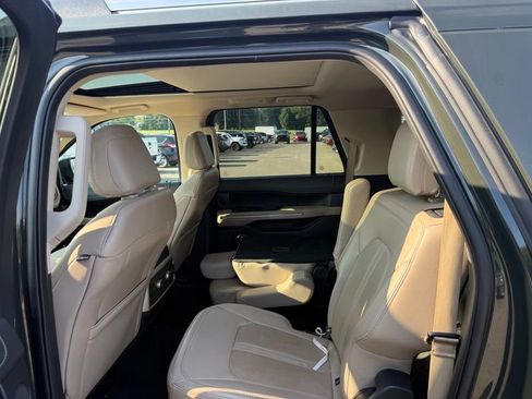 Used 2023 Ford Expedition Max Limited AWD/4WD image 5