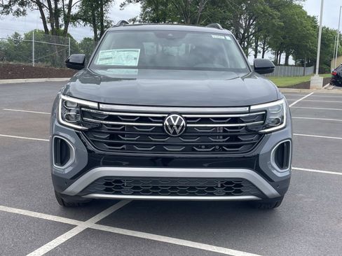New 2026 Volkswagen Atlas Peak Edition AWD/4WD image 2