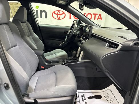 Used 2025 Toyota Corolla Cross AWD Hybrid image 9
