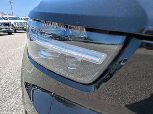 Certified 2022 Volvo XC40 T4 Momentum FWD image 10