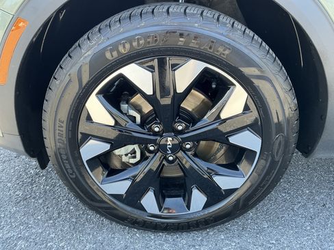 Certified 2023 Kia Sportage X-Line w/ X-Line Premium Package AWD/4WD image 9