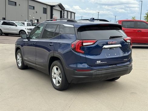 Used 2022 GMC Terrain SLE w/ Driver Convenience Package AWD/4WD image 7