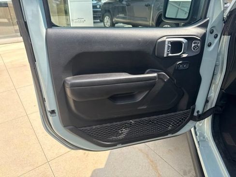 Used 2024 Jeep Wrangler Unlimited Rubicon 4xe AWD/4WD image 13