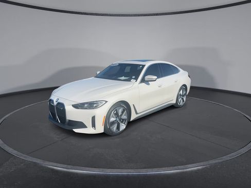 Used 2024 BMW i4 eDrive40 w/ Convenience Package image 4