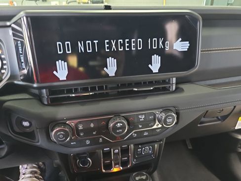 New 2026 Jeep Wrangler Unlimited Sahara AWD/4WD image 20