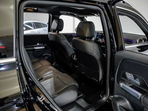 Used 2023 Mercedes-Benz GLB 250 4MATIC w/ Premium Package image 42