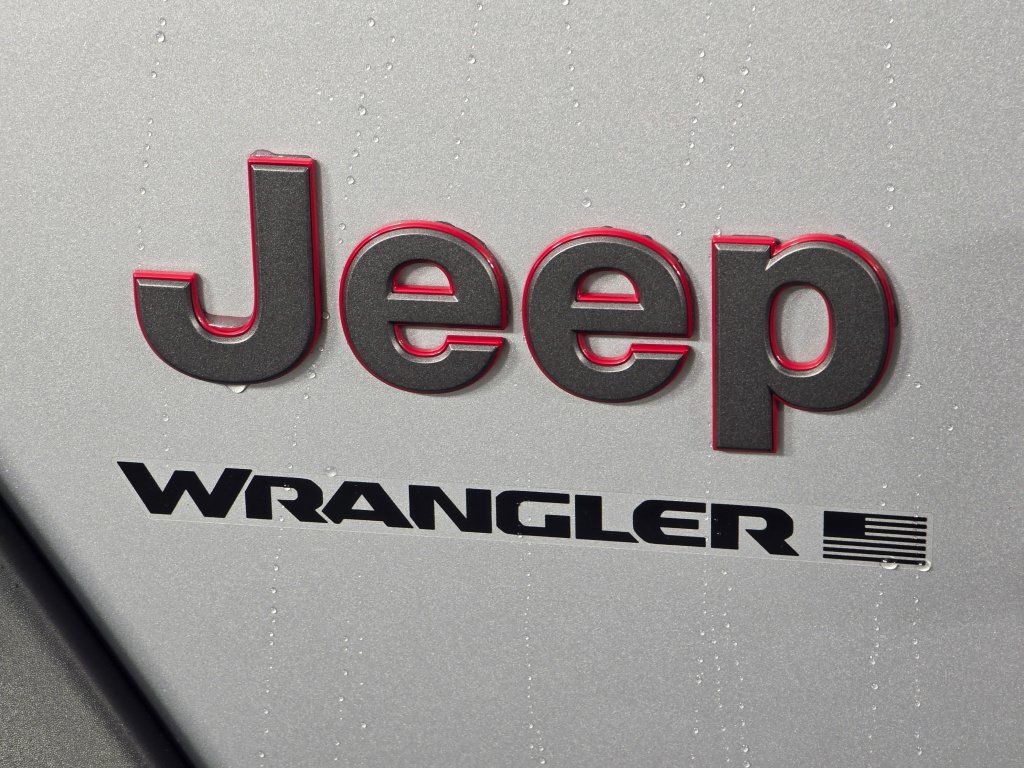 Used 2024 Jeep Wrangler Unlimited Rubicon AWD/4WD image 15