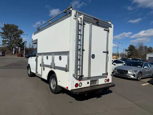 Used 2015 Chevrolet Express 3500 image 3