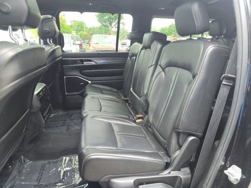 Used 2022 Jeep Wagoneer Series I AWD/4WD image 30