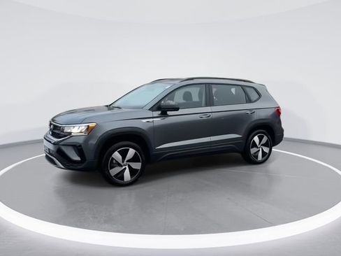 Certified 2024 Volkswagen Taos S image 4