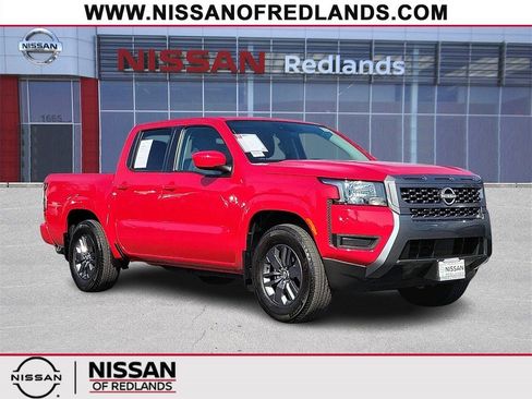Used 2025 Nissan Frontier SV image 1