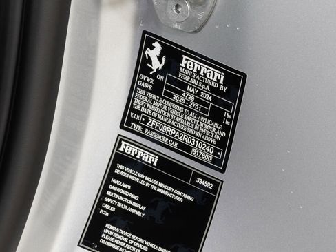 Used 2024 Ferrari Roma Spider image 29