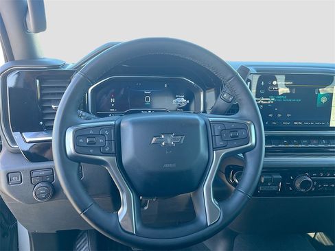 Used 2025 Chevrolet Silverado 1500 LT image 11