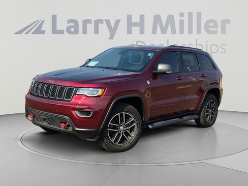 Used 2017 Jeep Grand Cherokee Trailhawk w/ Trailhawk Luxury Group AWD/4WD image 1