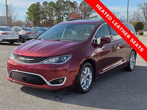 Used 2017 Chrysler Pacifica Touring-L Plus w/ Advanced Safetytec Group image 2