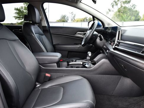 Used 2023 Kia Sportage EX FWD image 33