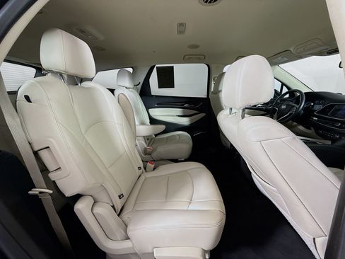 Used 2023 Buick Enclave Essence FWD image 35