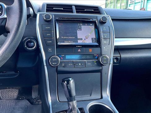 Used 2017 Toyota Camry XSE image 29