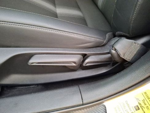 Used 2022 Honda Civic Sport image 11