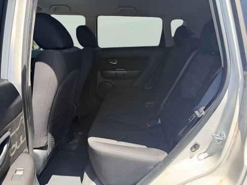 Used 2012 Kia Soul + w/ Audio Pkg FWD image 8