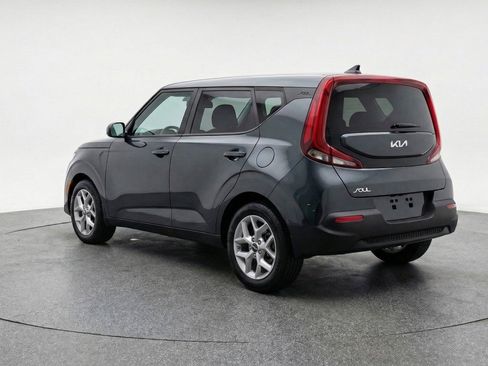 Used 2025 Kia Soul LX w/ LX Technology Package FWD image 6