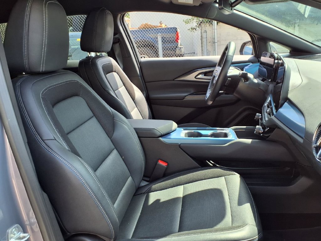 Used 2025 Chevrolet Equinox EV LT w/ Convenience Package FWD image 26