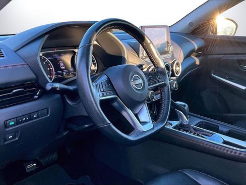 Used 2025 Nissan Sentra SR w/ SR Premium Package image 19