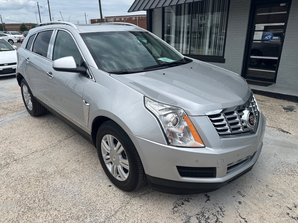 Used 2015 Cadillac SRX Luxury FWD image 2