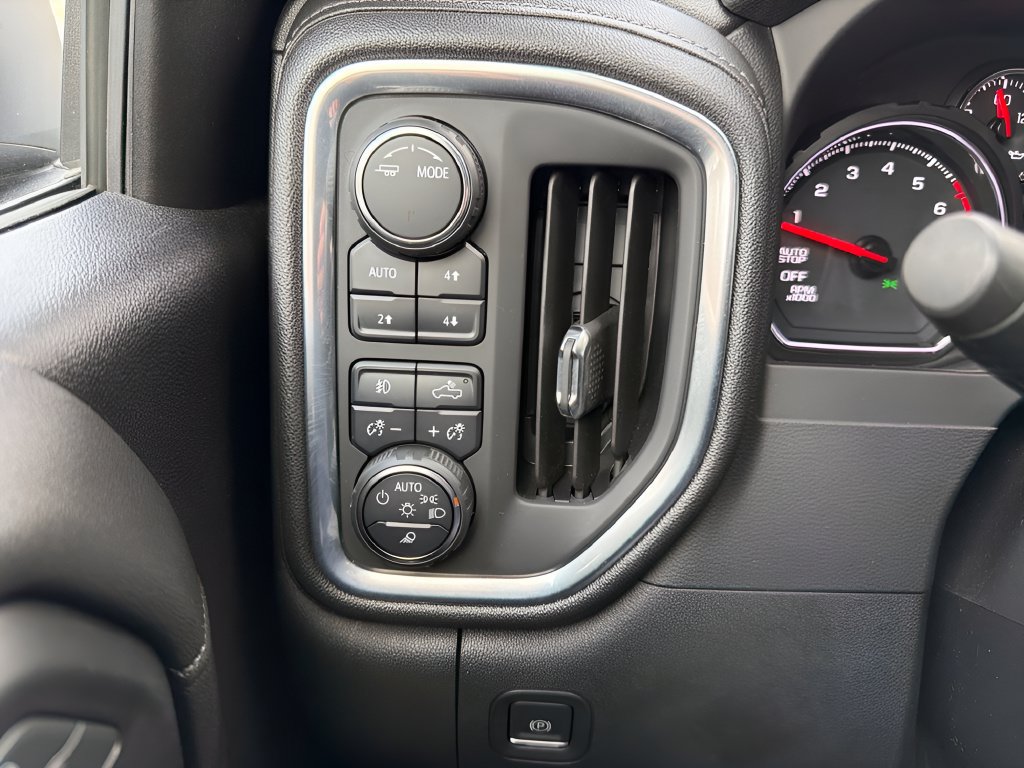 Used 2021 Chevrolet Silverado 1500 LT Trail Boss w/ Convenience Package II AWD/4WD image 15