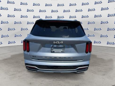 Used 2022 Kia Sorento S FWD image 6