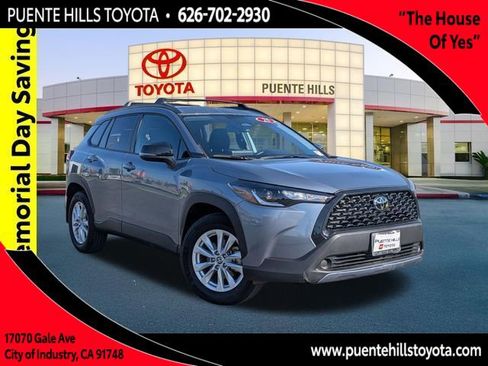 Certified 2025 Toyota Corolla Cross LE w/ Moonroof Package FWD image 1