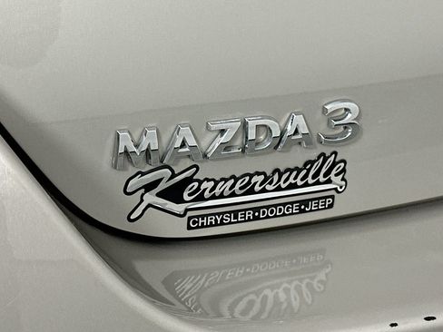 Used 2024 MAZDA MAZDA3 s FWD image 24