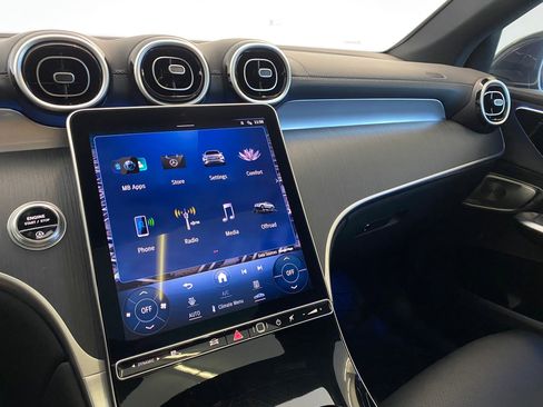 Used 2024 Mercedes-Benz GLC 300 4MATIC image 24