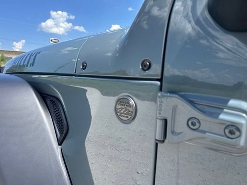 Used 2024 Jeep Wrangler Unlimited Sport AWD/4WD image 9
