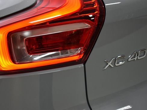 New 2025 Volvo XC40 B5 Plus w/ Climate Package image 30