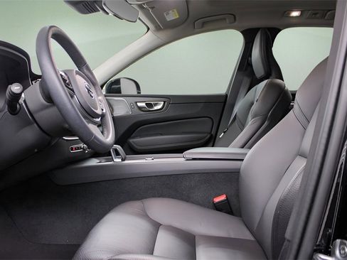 Certified 2024 Volvo XC60 B5 Plus w/ Climate Package image 18