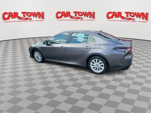 Used 2024 Toyota Camry LE image 6