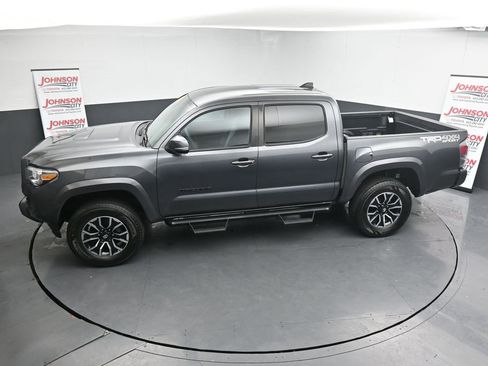 Used 2022 Toyota Tacoma TRD Sport image 27