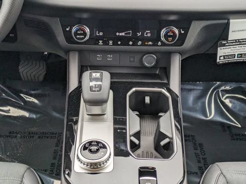 New 2026 Mitsubishi Outlander LE FWD image 19